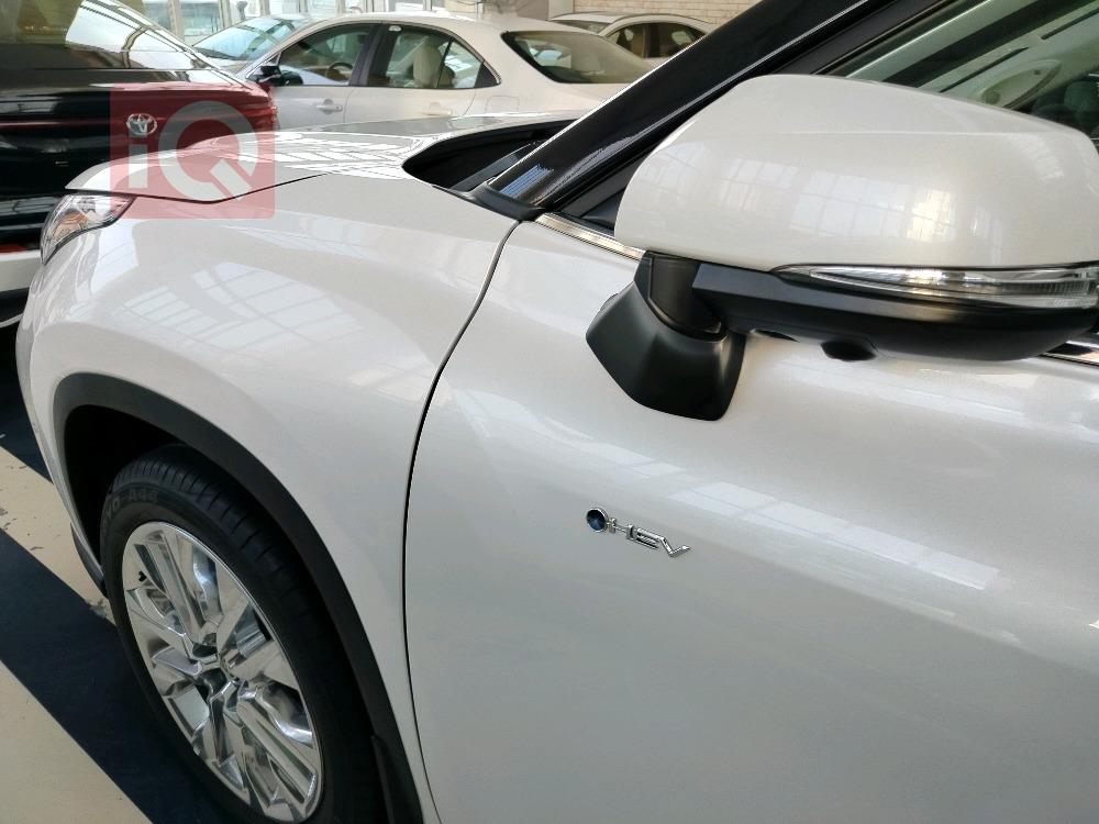 تۆیۆتا هایلاندەر